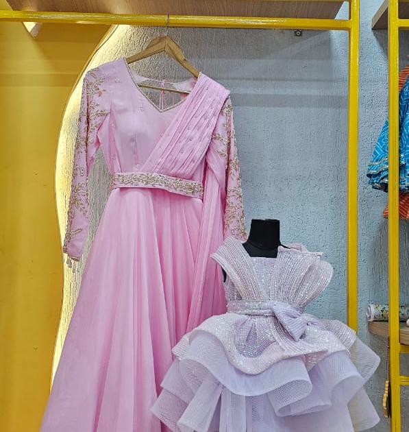 Mom & Daughter Matching Dress Set – Elegant Coordinated Outfits